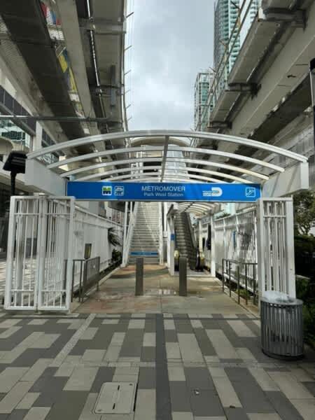 Appartement Upscale 3br Escape With Downtown & Water Views *