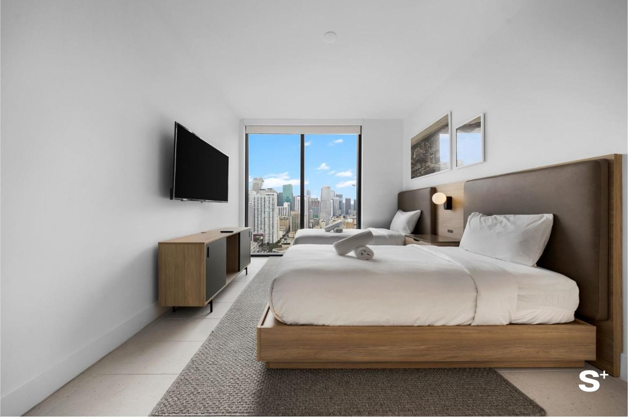 Appartement Upscale 3br Escape With Downtown & Water Views *