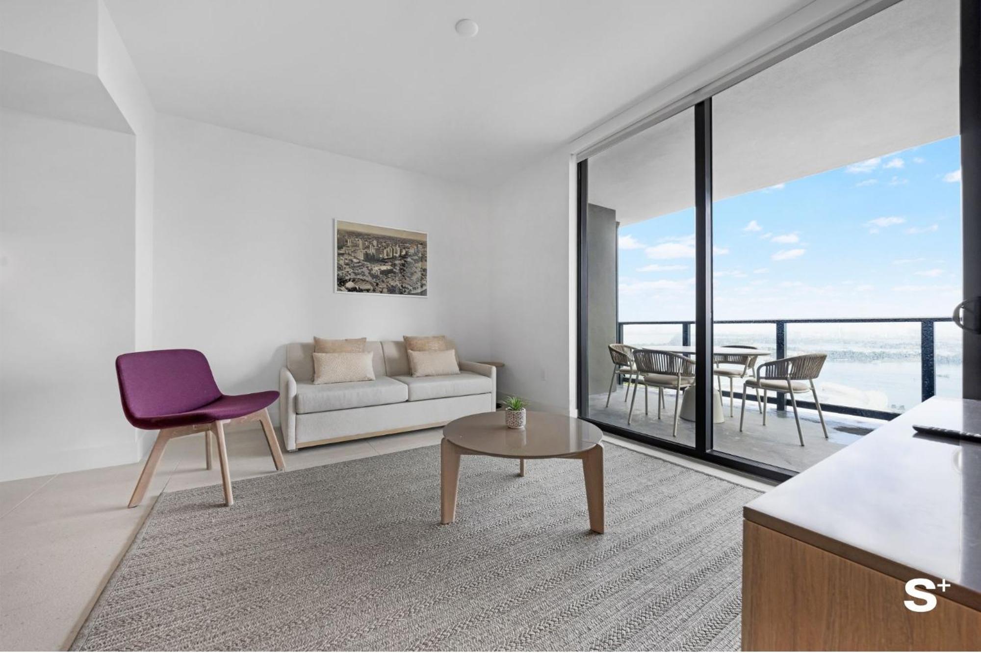 Upscale 3br Escape With Downtown & Water Views Appartement Miami