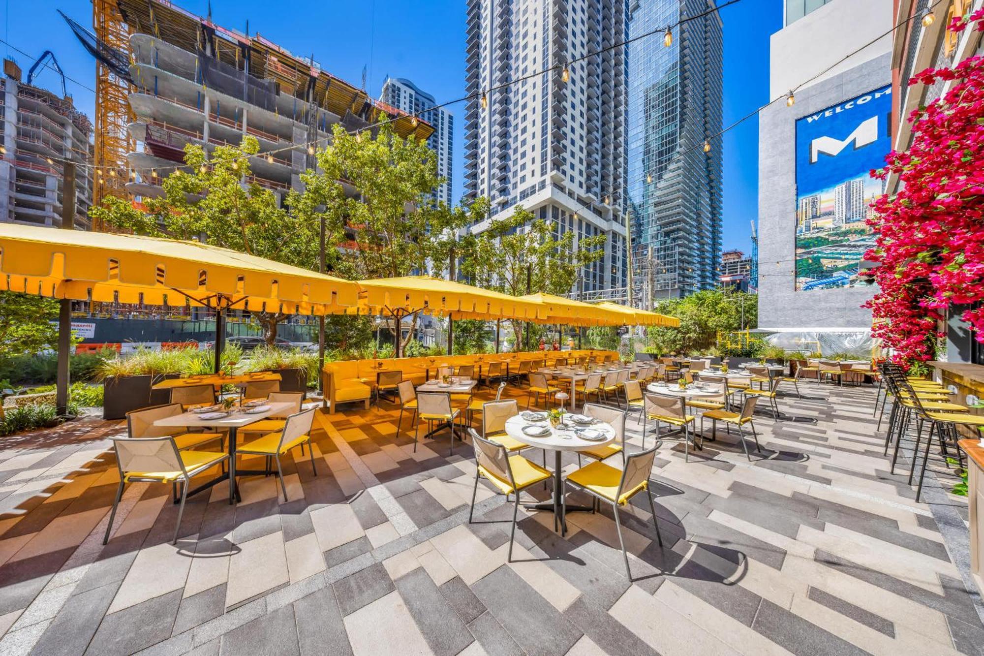 Appartement Upscale 3br Escape With Downtown & Water Views *