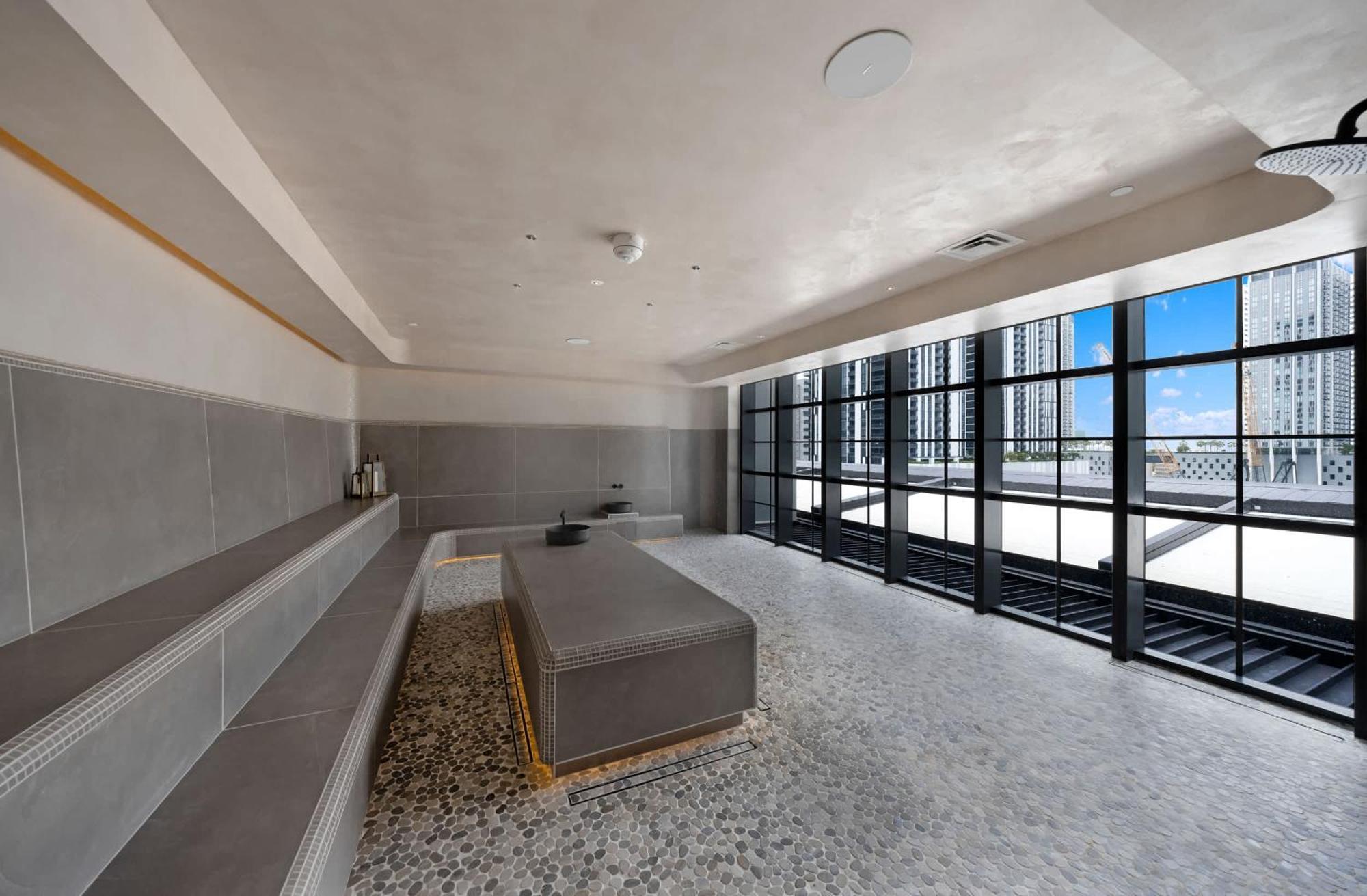 Upscale 3br Escape With Downtown & Water Views Miami